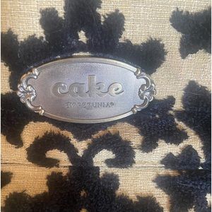 Cake bag.